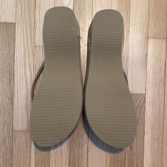 NWOT Girl Two Doors Down Leopard‎ Platform Flipflop Animal Print Sandals - Picture 5 of 5